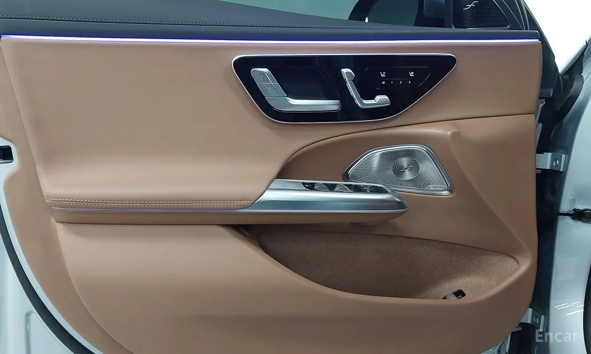 Фото 15 - Mercedes-Benz E-Class