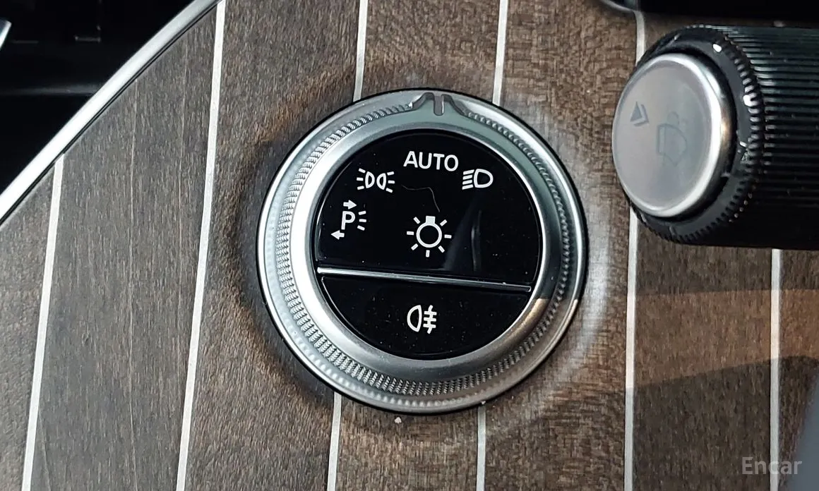 Фото 19 - Mercedes-Benz E-Class