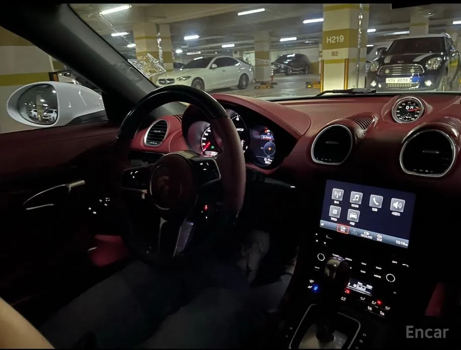 Фото 2 - Porsche 718