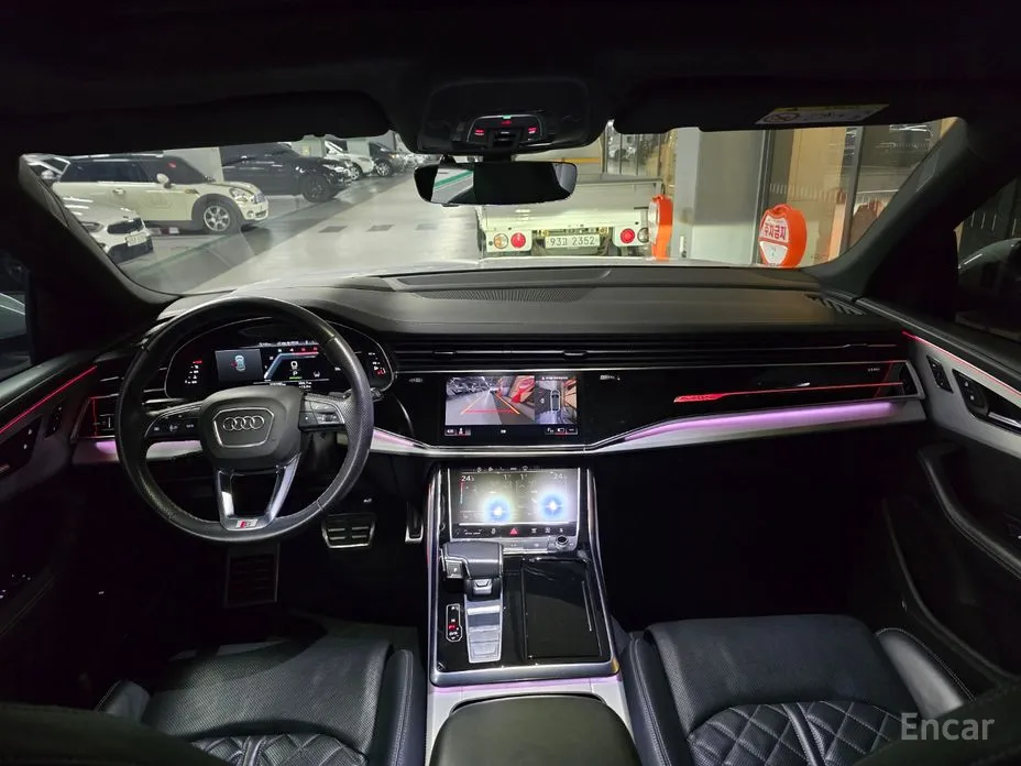 Фото 11 - Audi Q8