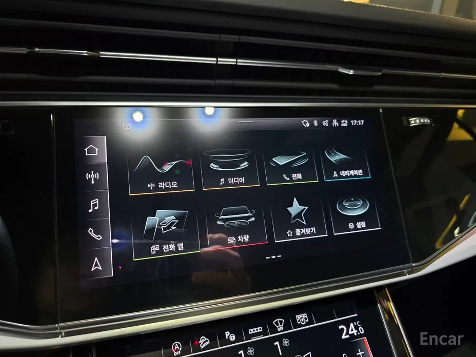 Фото 19 - Audi Q8