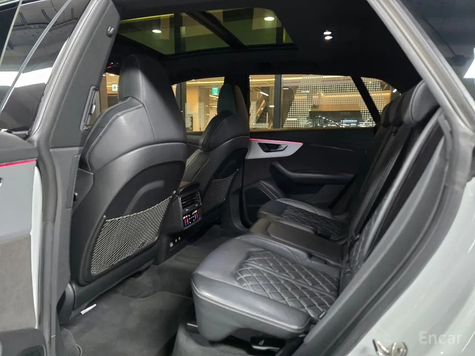 Фото 7 - Audi Q8