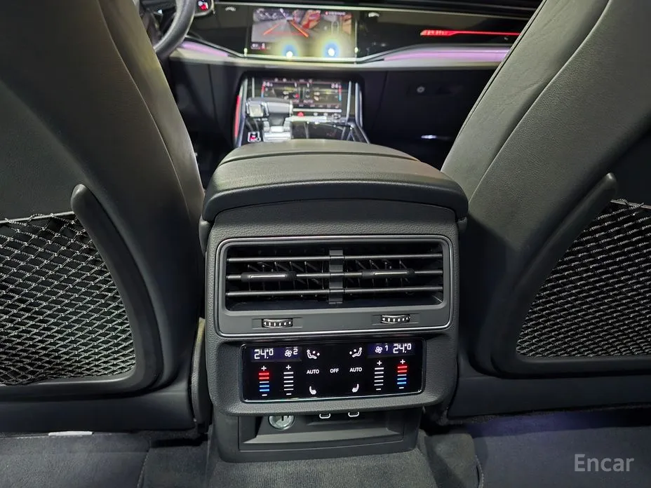 Фото 8 - Audi Q8