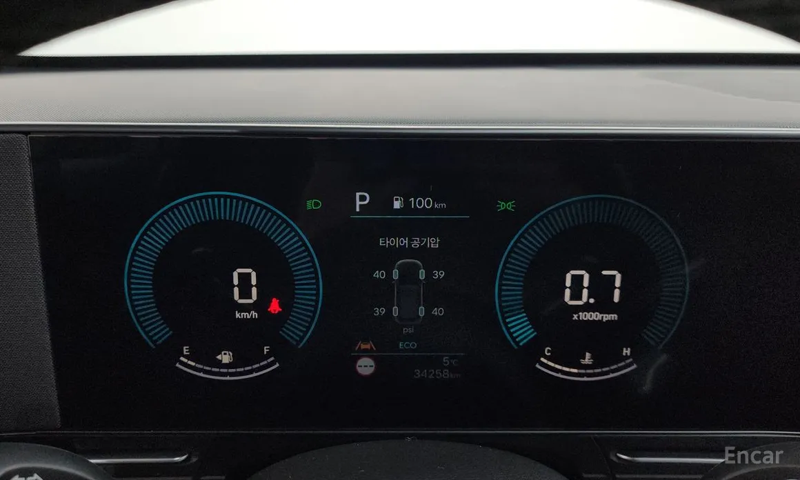 Фото 8 - Hyundai Kona