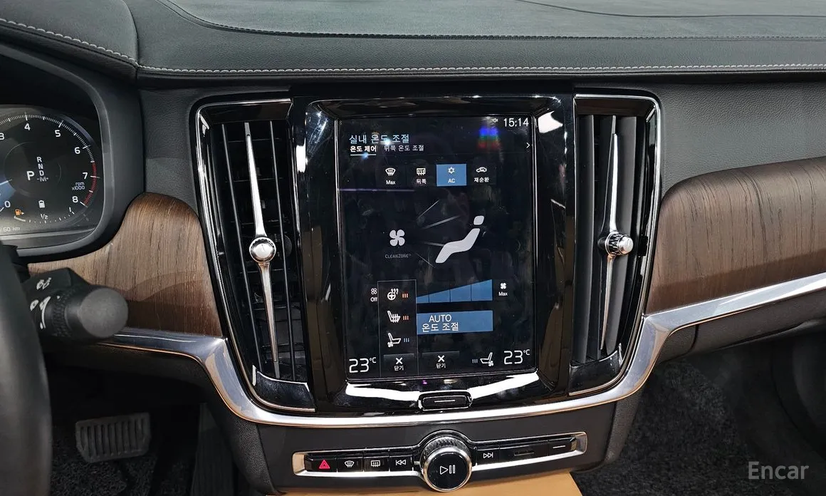 Фото 15 - Volvo S90