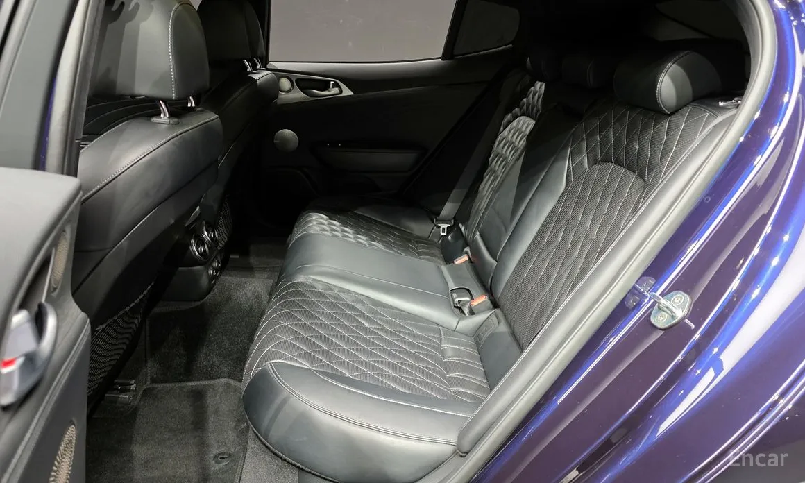 Фото 12 - Kia Stinger