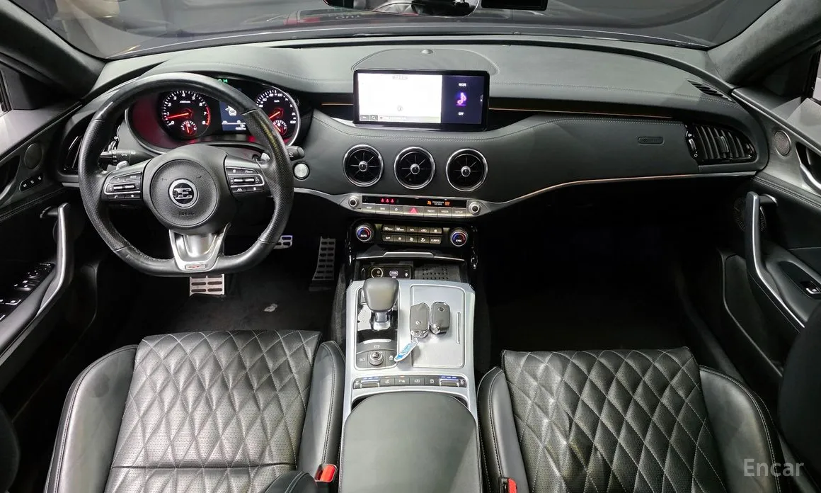 Фото 7 - Kia Stinger