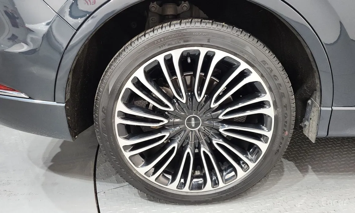 Фото 5 - Lincoln Aviator