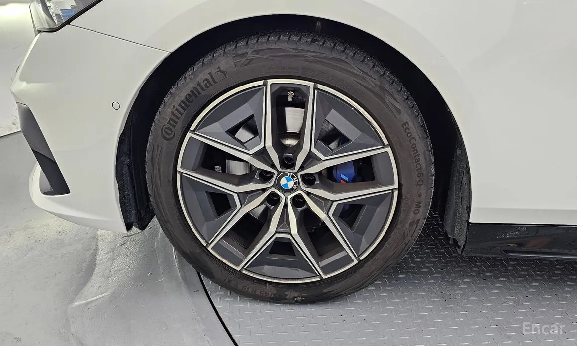 Фото 5 - BMW 5 Series