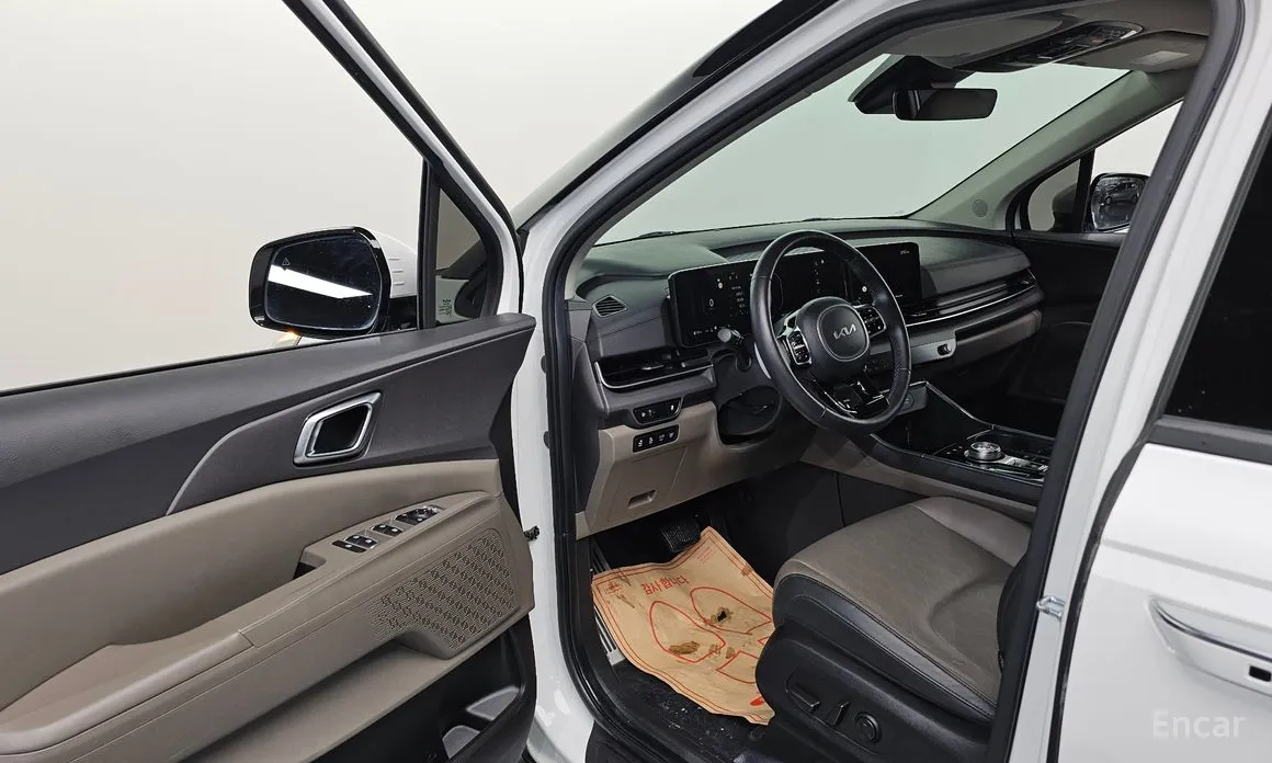 Фото 10 - Kia Carnival