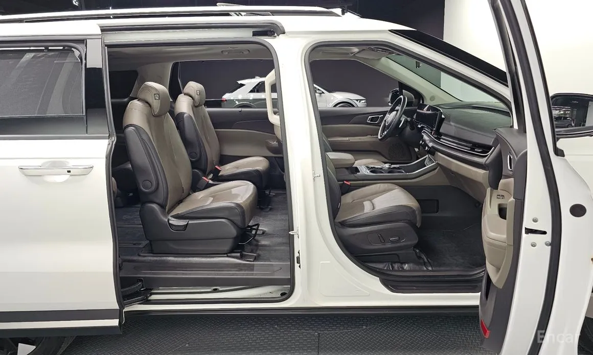 Фото 11 - Kia Carnival