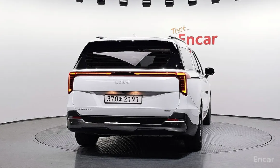 Фото 4 - Kia Carnival