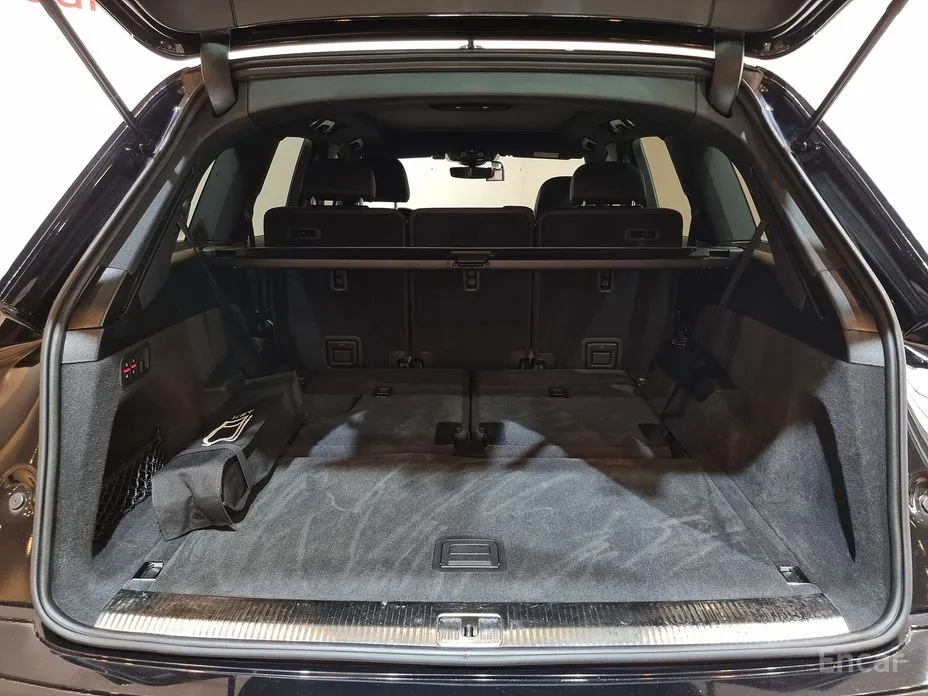 Фото 14 - Audi Q7