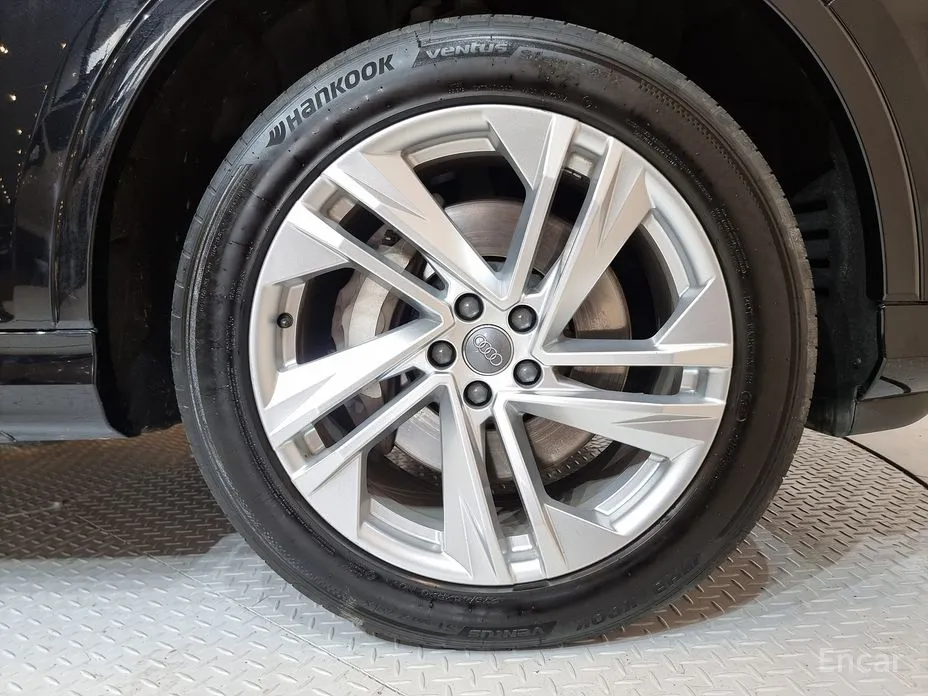 Фото 5 - Audi Q7