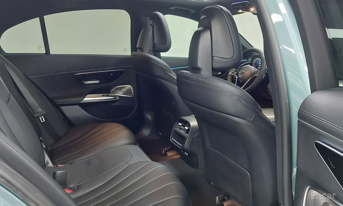 Фото 10 - Mercedes-Benz E-Class