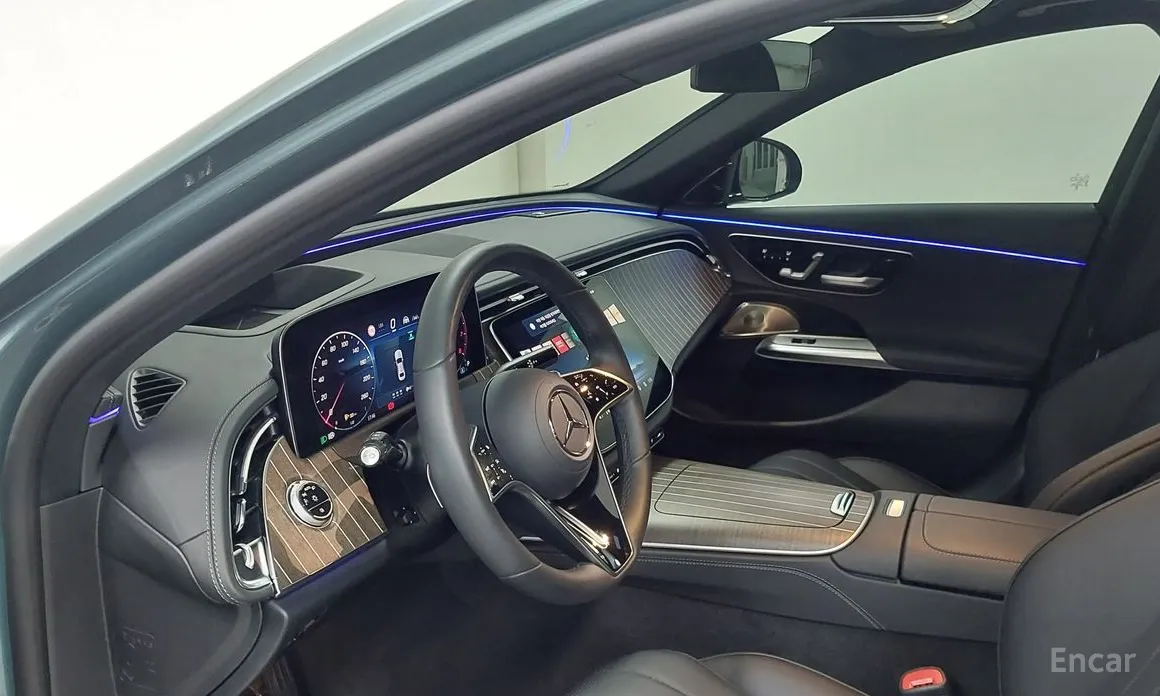 Фото 13 - Mercedes-Benz E-Class