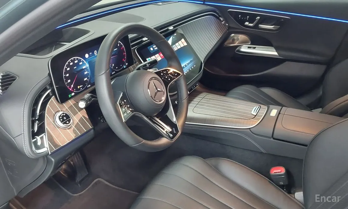 Фото 14 - Mercedes-Benz E-Class