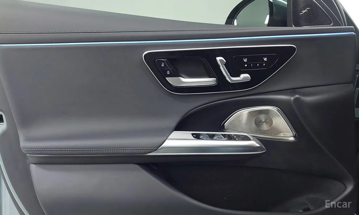 Фото 15 - Mercedes-Benz E-Class