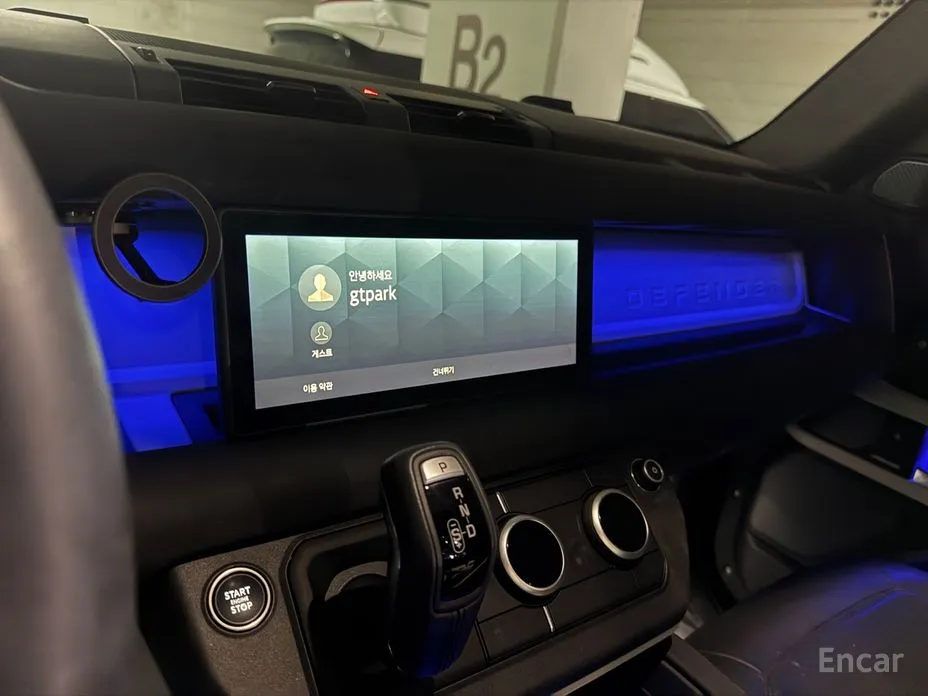 Фото 10 - Land Rover Defender