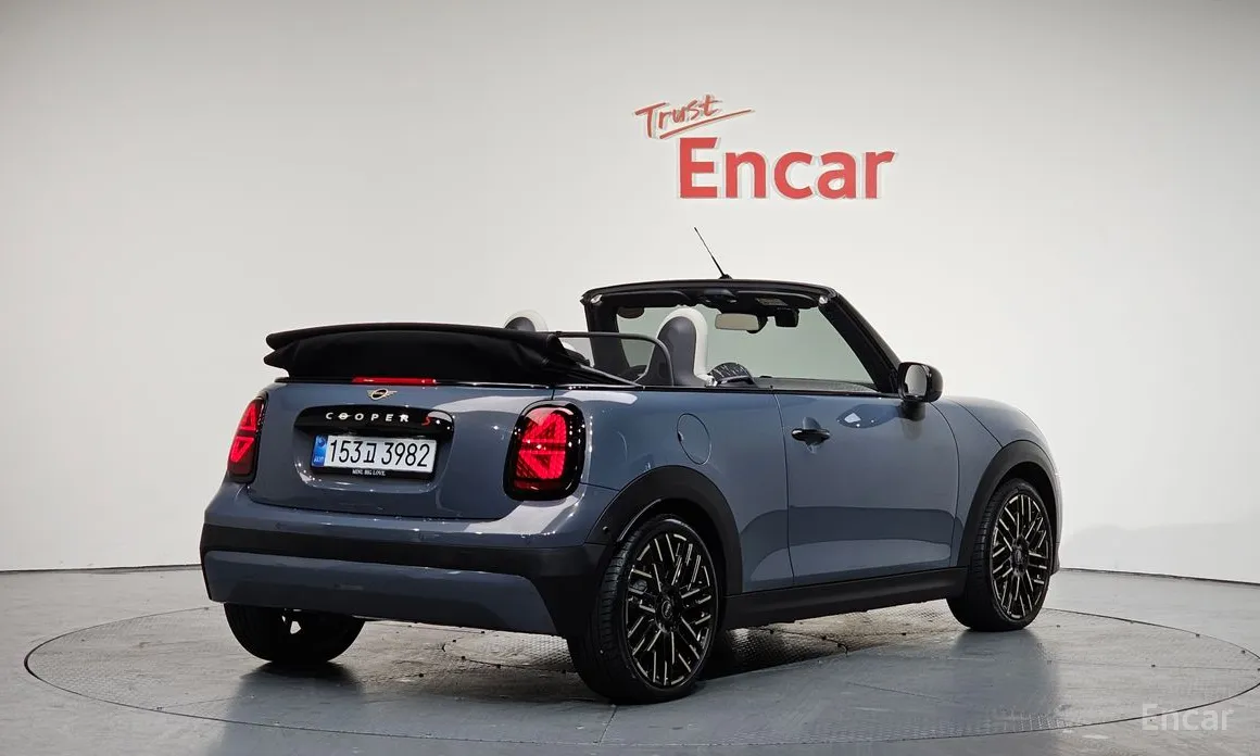 Фото 2 - Mini Cooper Convertible