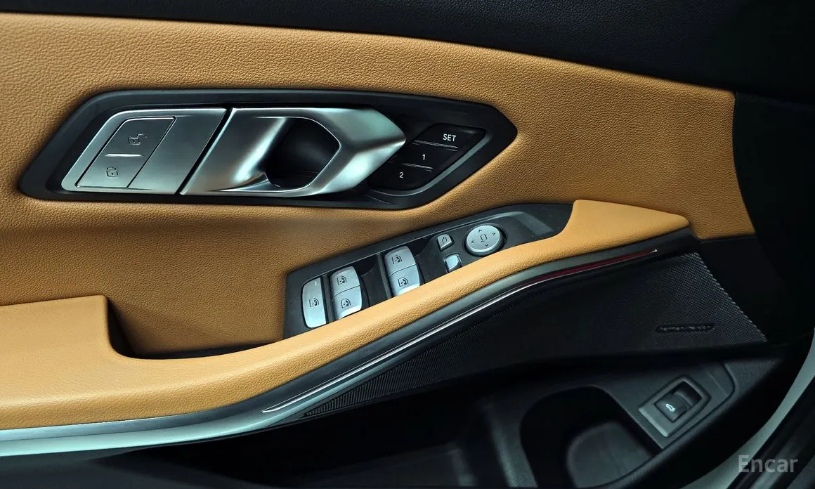 Photo 18 - BMW 3 Series