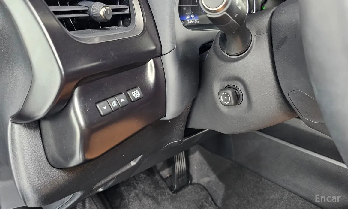 Фото 14 - Lexus UX