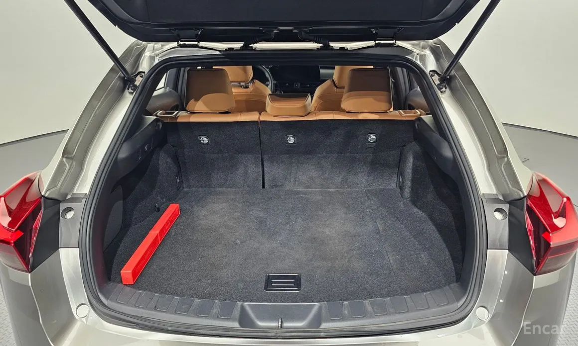 Фото 20 - Lexus UX