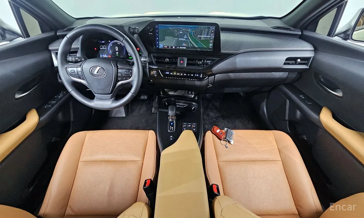 Фото 7 - Lexus UX