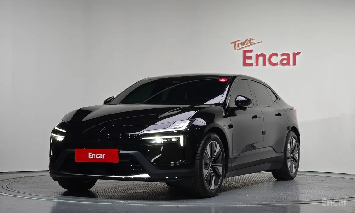 Фото 1 - Polestar 4