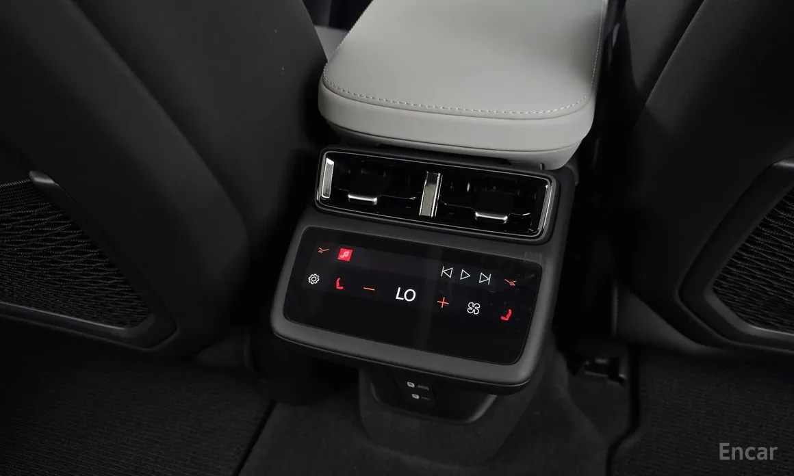 Фото 19 - Polestar 4