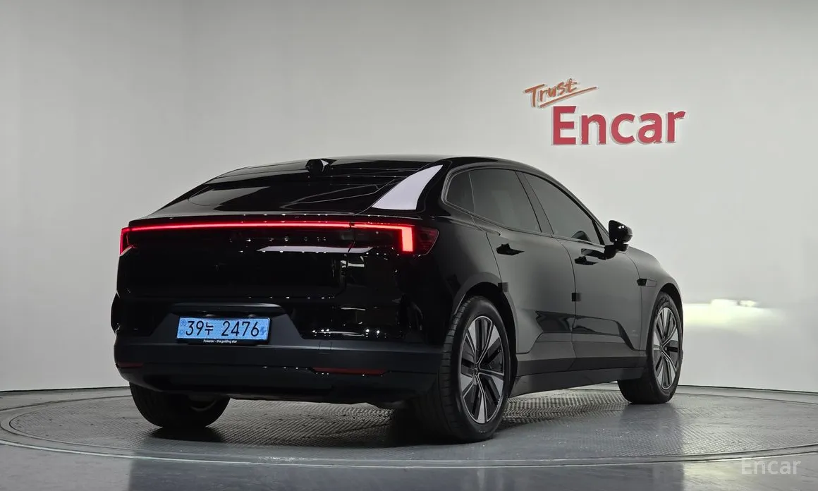 Фото 2 - Polestar 4