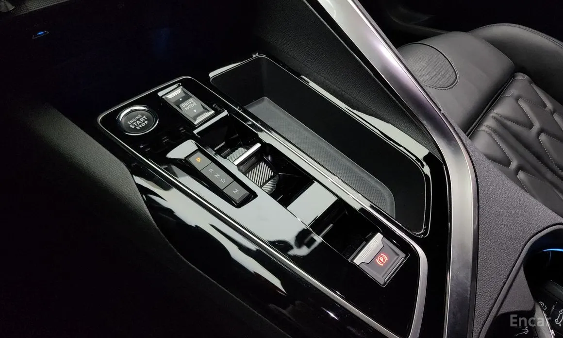 Фото 9 - Peugeot 5008