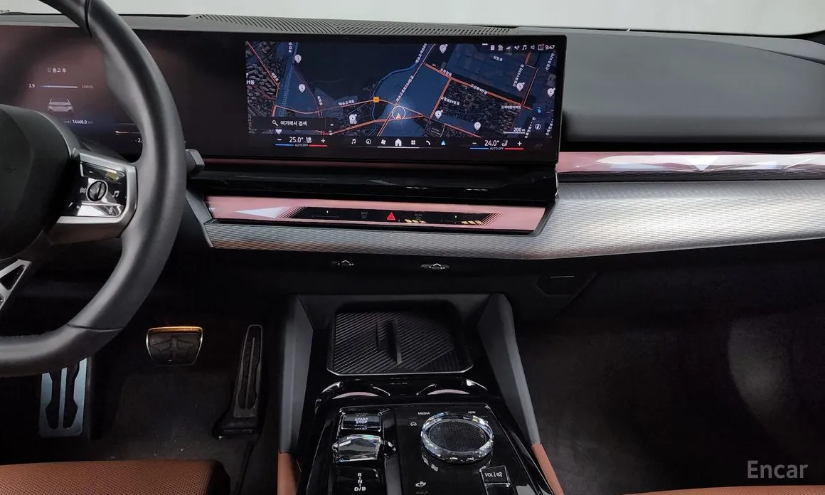 Фото 14 - BMW i5