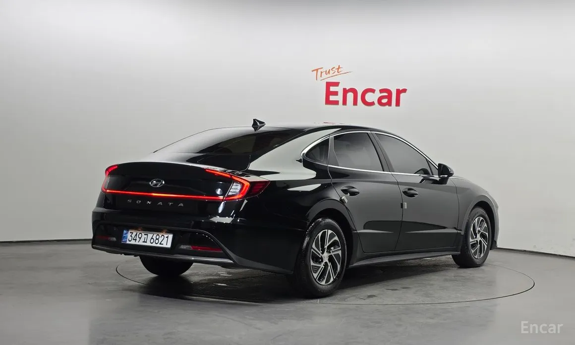 Фото 2 - Hyundai Sonata