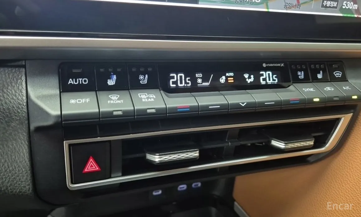 Фото 14 - Toyota Camry