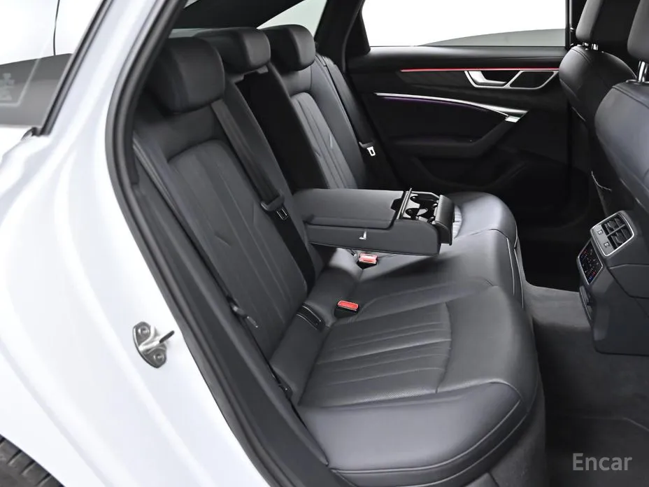 Фото 12 - Audi A6