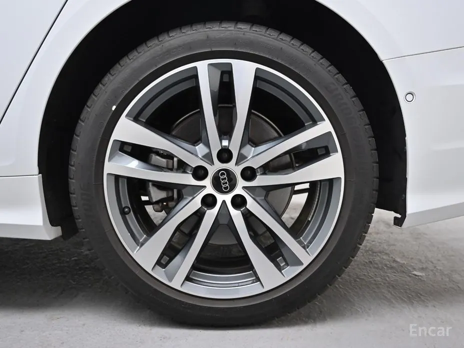 Фото 5 - Audi A6