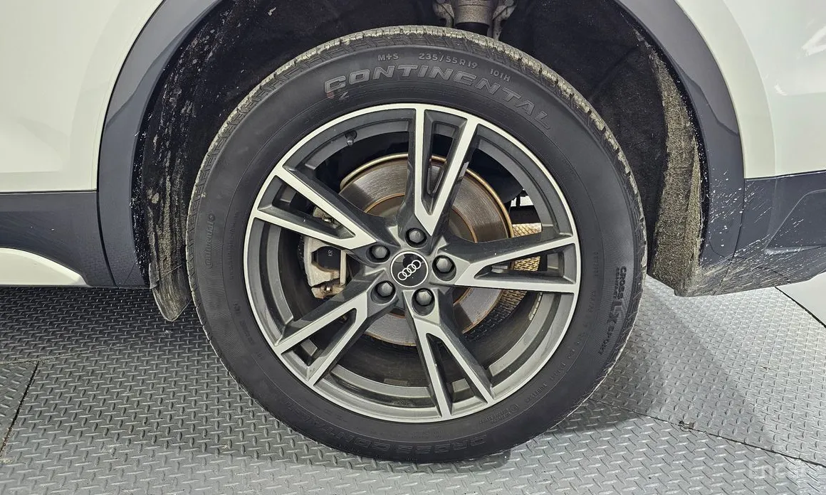 Фото 5 - Audi Q5