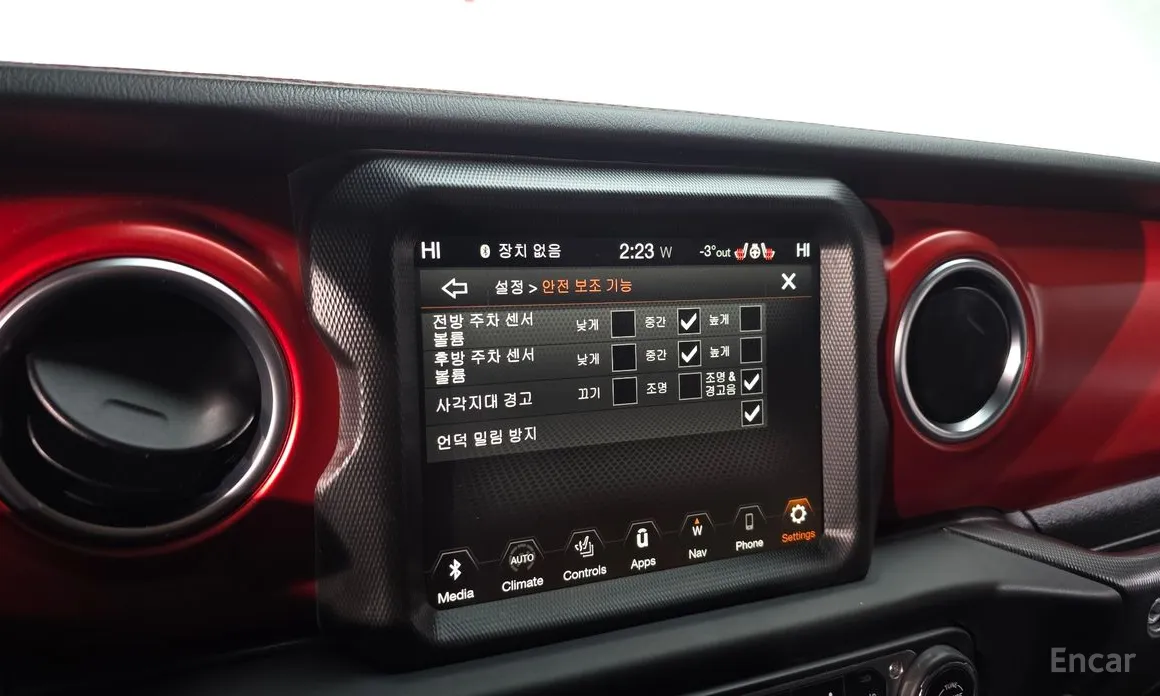 Фото 16 - Jeep Wrangler