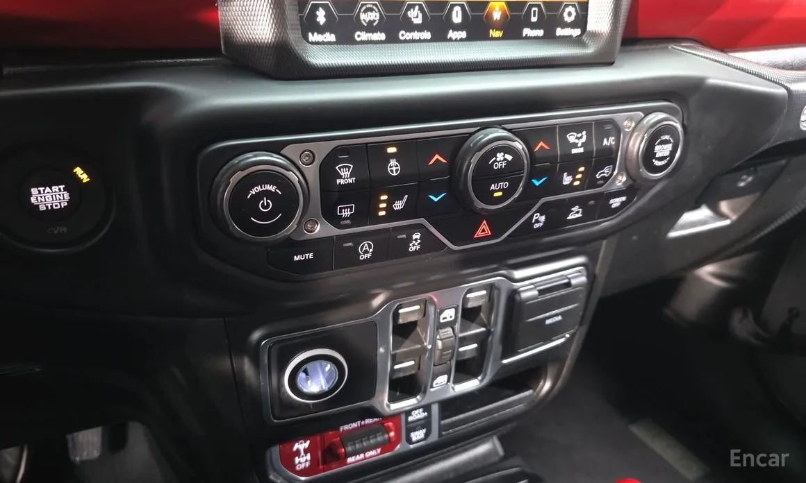 Фото 19 - Jeep Wrangler