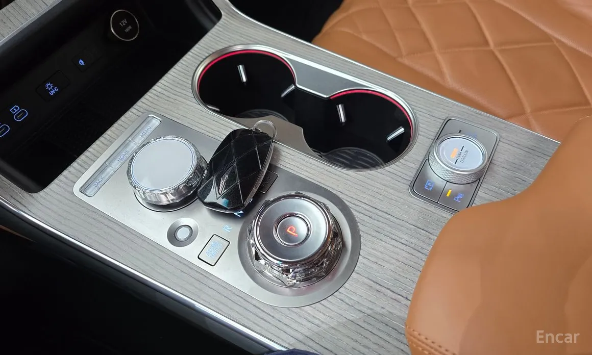 Фото 9 - Genesis GV80