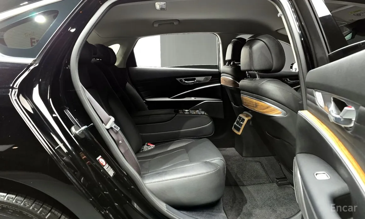 Фото 12 - Kia K9