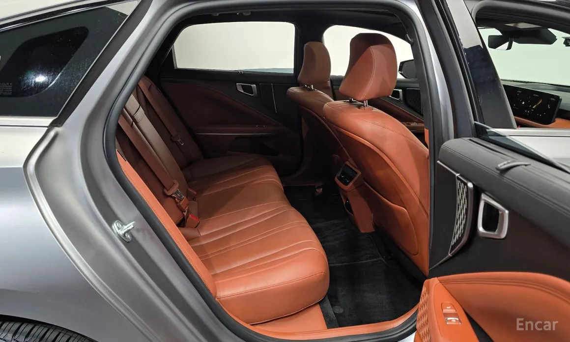 Фото 12 - Kia K8