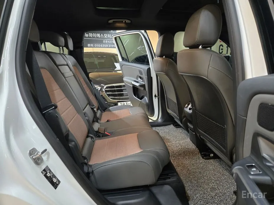 Фото 10 - Mercedes-Benz EQB