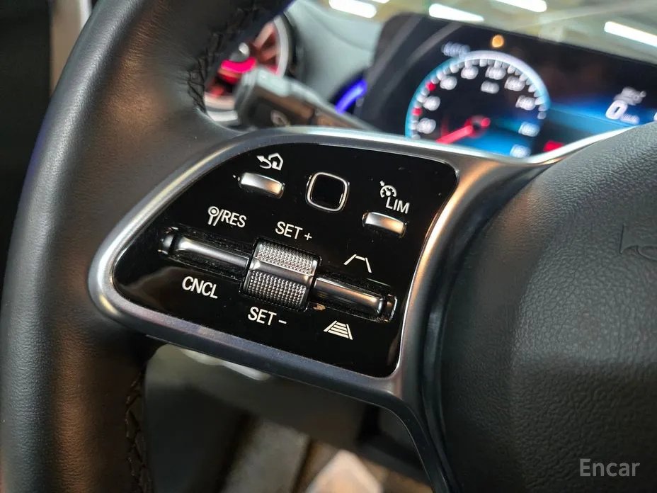 Фото 17 - Mercedes-Benz EQB