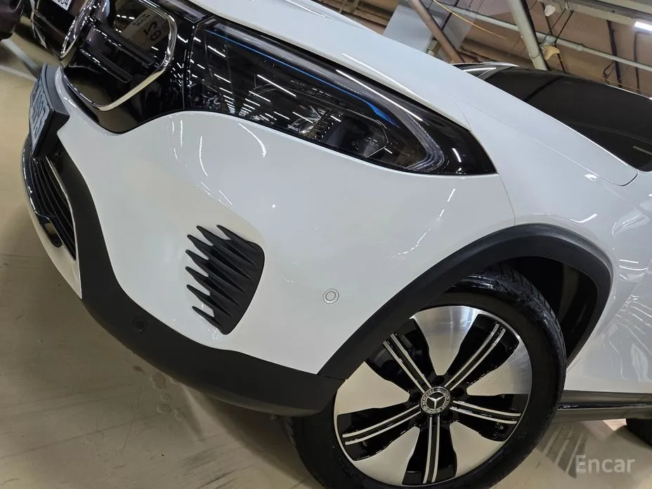 Фото 8 - Mercedes-Benz EQB