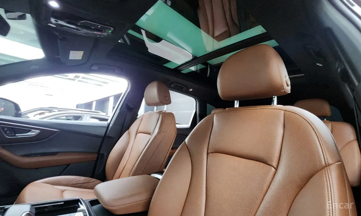 Фото 18 - Audi Q7