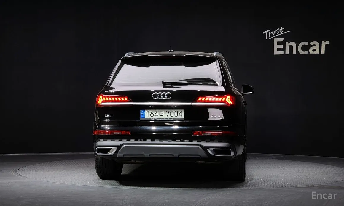 Фото 4 - Audi Q7