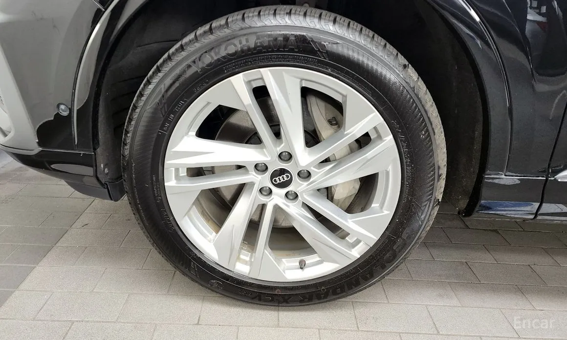 Фото 5 - Audi Q7