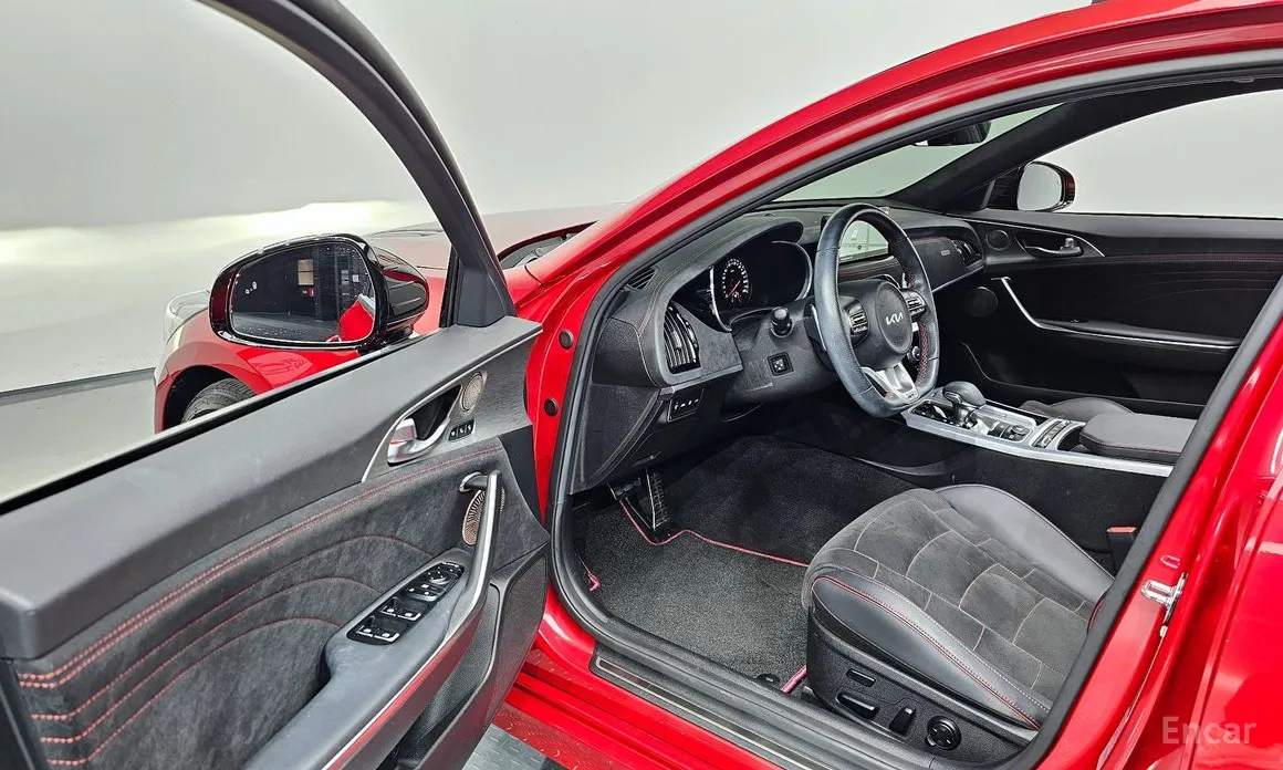 Фото 11 - Kia Stinger